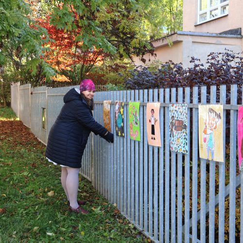 Výstava před školou v Karviné