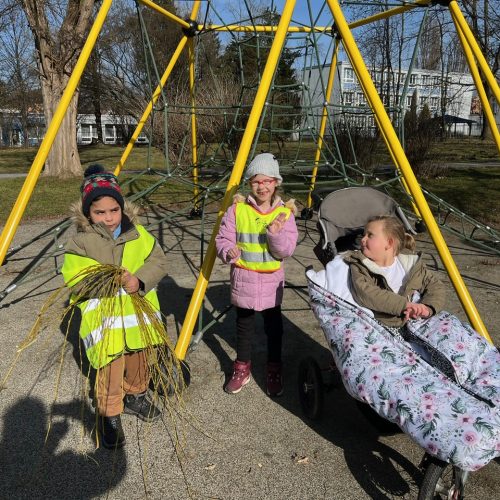 Děti z MŠ Karviná si užívají sluníčka a pohybu  